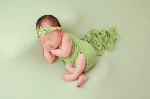 三亚宝宝下眼袋发青的原因